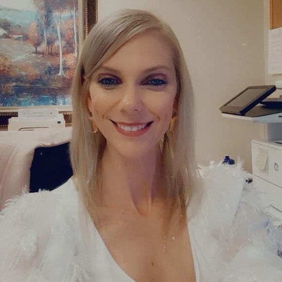 Meet your Posher, Krystal - Picture 3 of 8